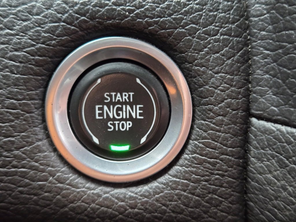 Used 2021 GMC Yukon XL Denali image 18