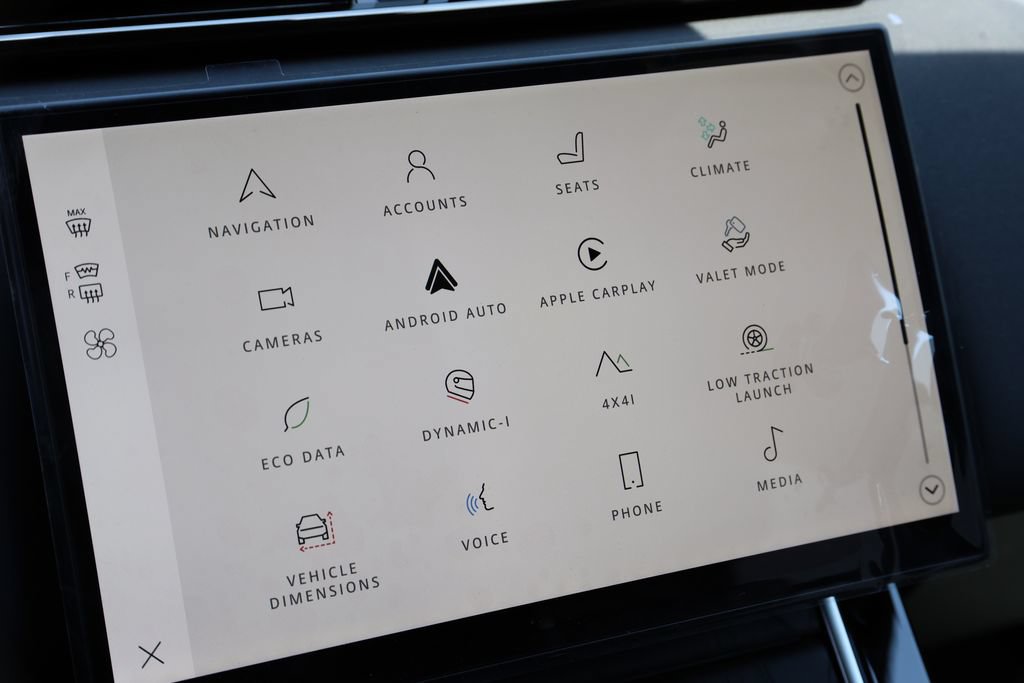 New 2026 Land Rover Range Rover Velar Dynamic SE AWD/4WD image 17