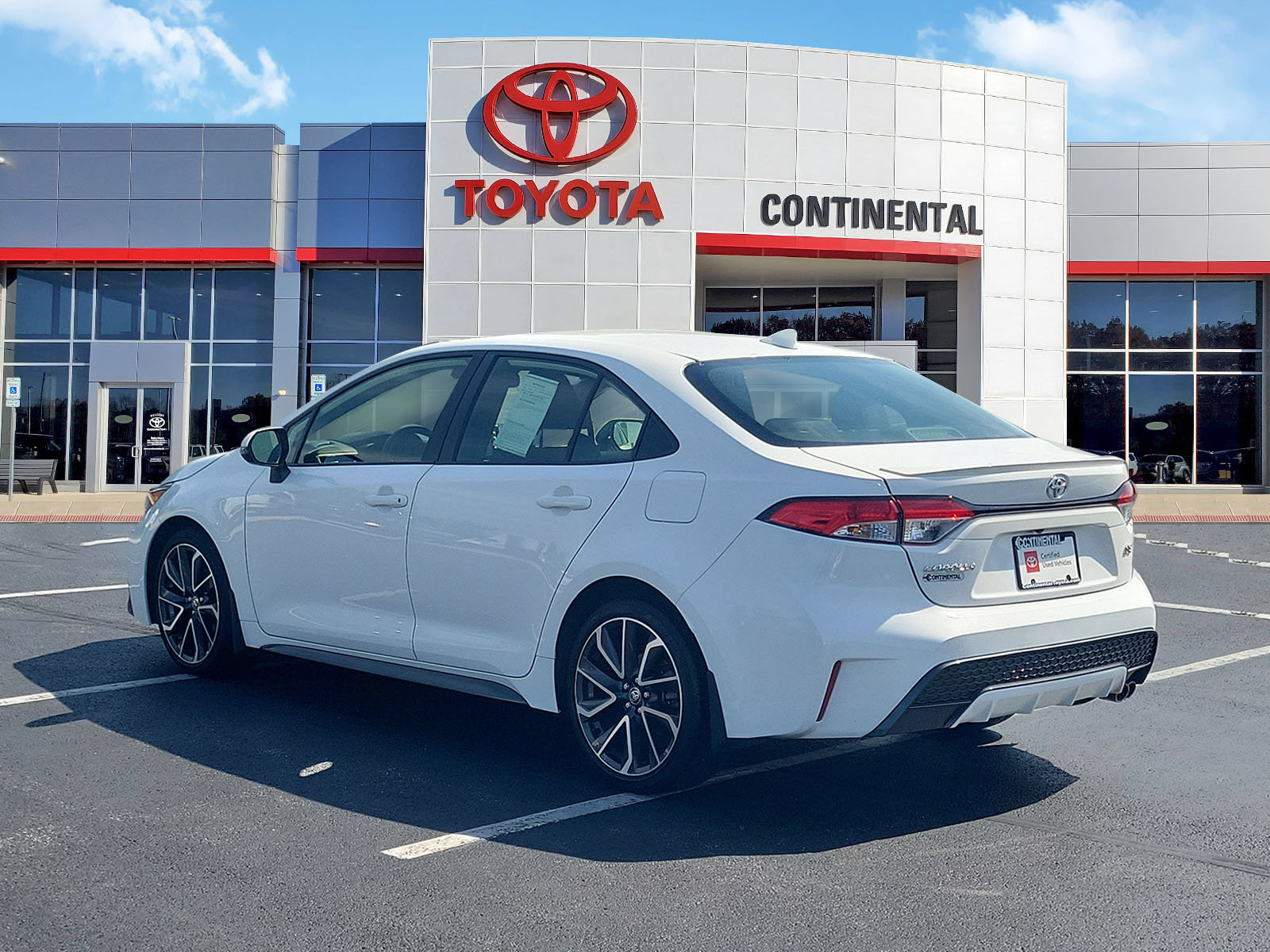 Certified 2021 Toyota Corolla SE FWD image 4