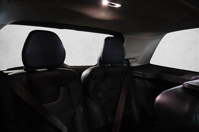 Used 2017 Volvo XC90 T6 Momentum w/ Vision Package image 26