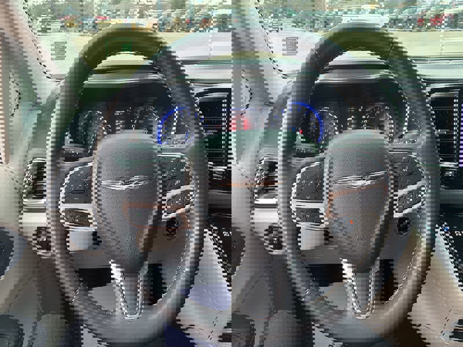 Used 2022 Chrysler Pacifica Touring-L image 25