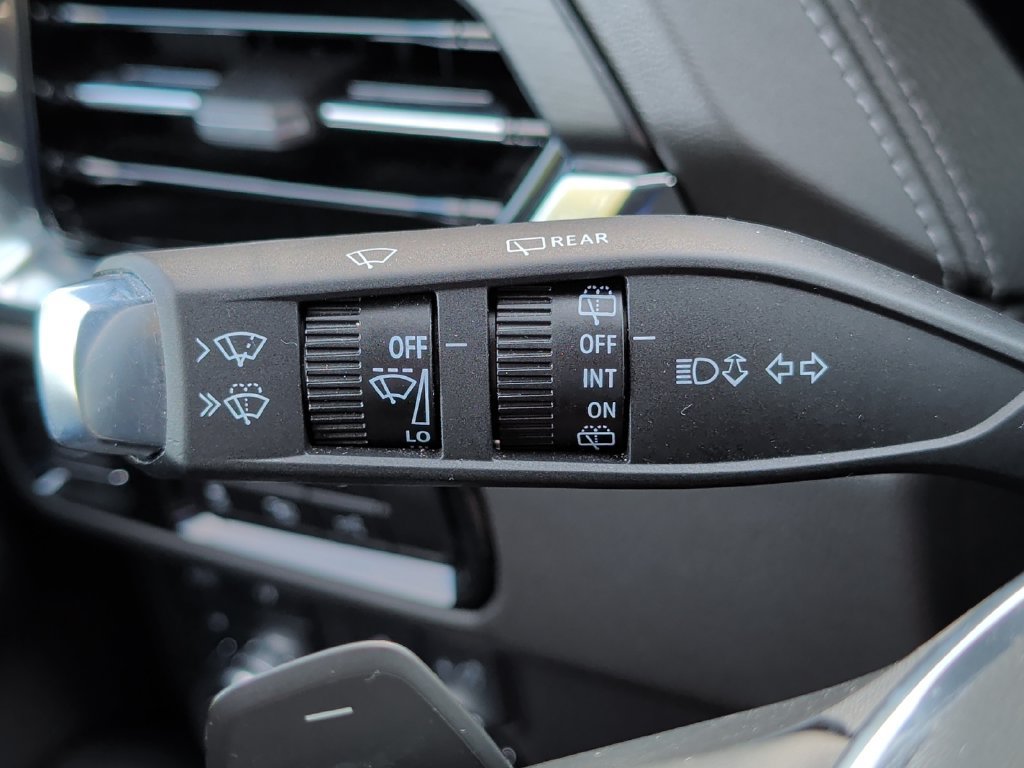 Used 2025 GMC Yukon Denali AWD/4WD image 45