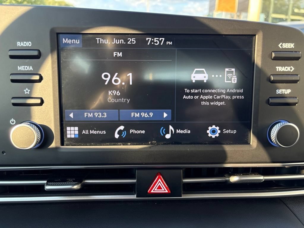 Used 2026 Hyundai Elantra SE FWD image 17