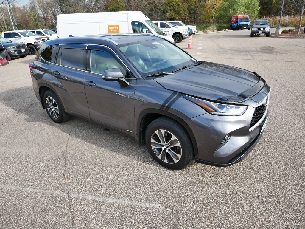 Used 2020 Toyota Highlander XLE image 14