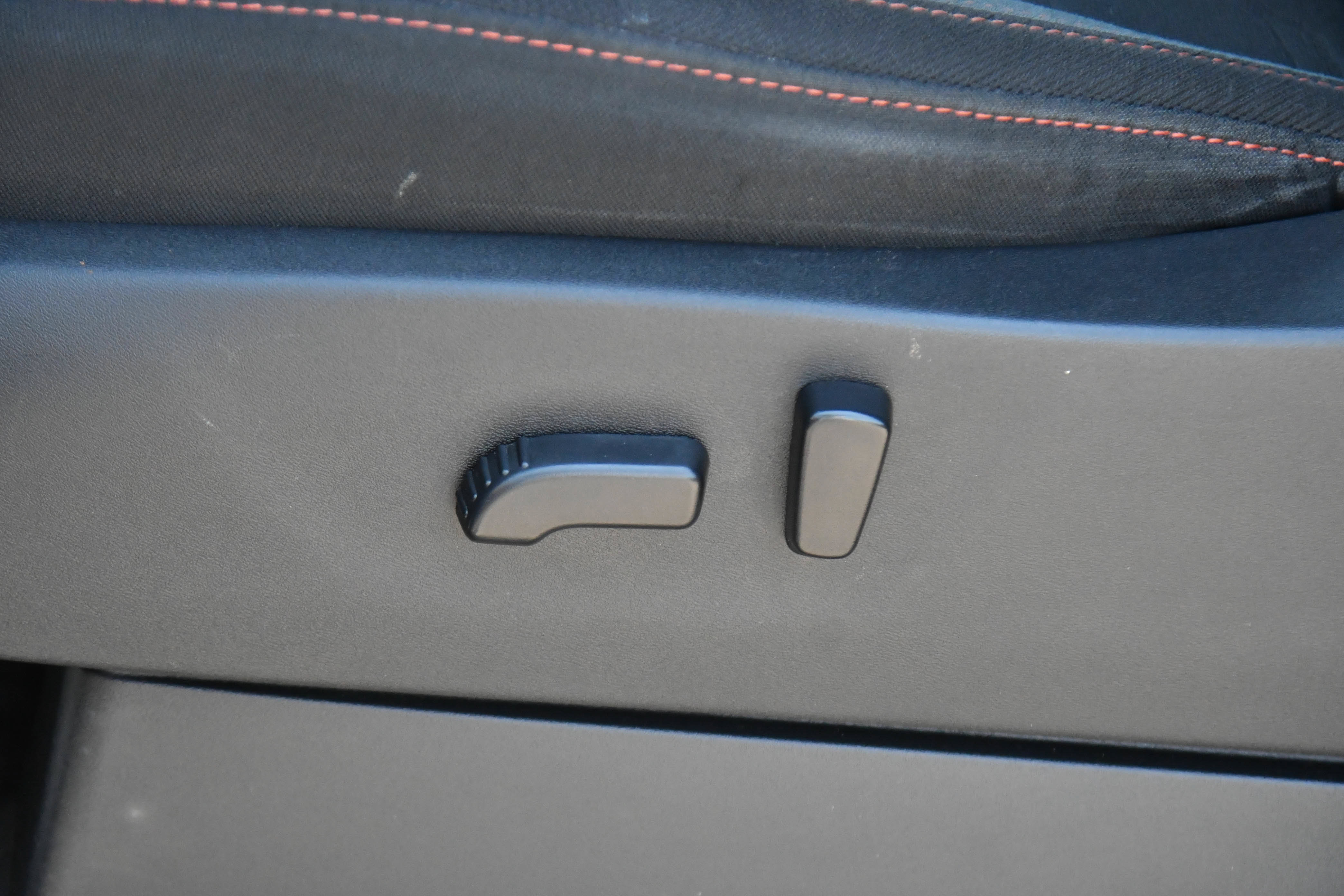 Used 2022 Nissan Frontier Pro-X RWD image 16