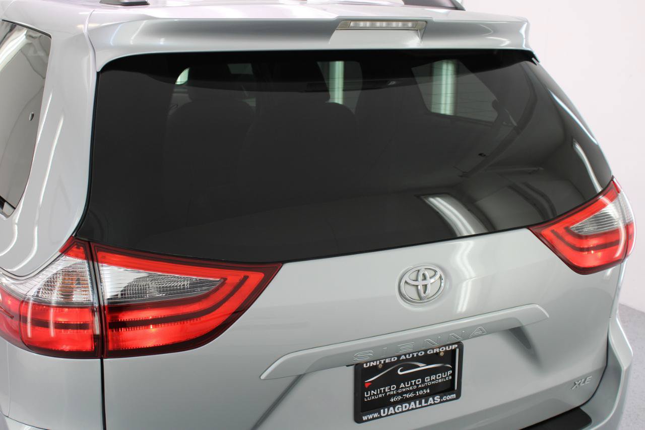 Used 2020 Toyota Sienna XLE Premium FWD image 13