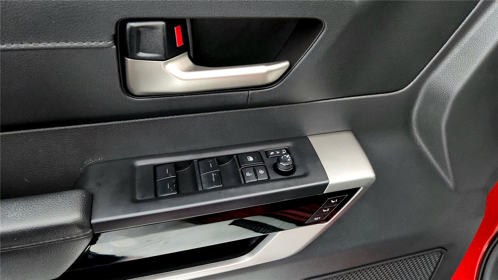 Used 2025 Toyota Tundra Limited image 30