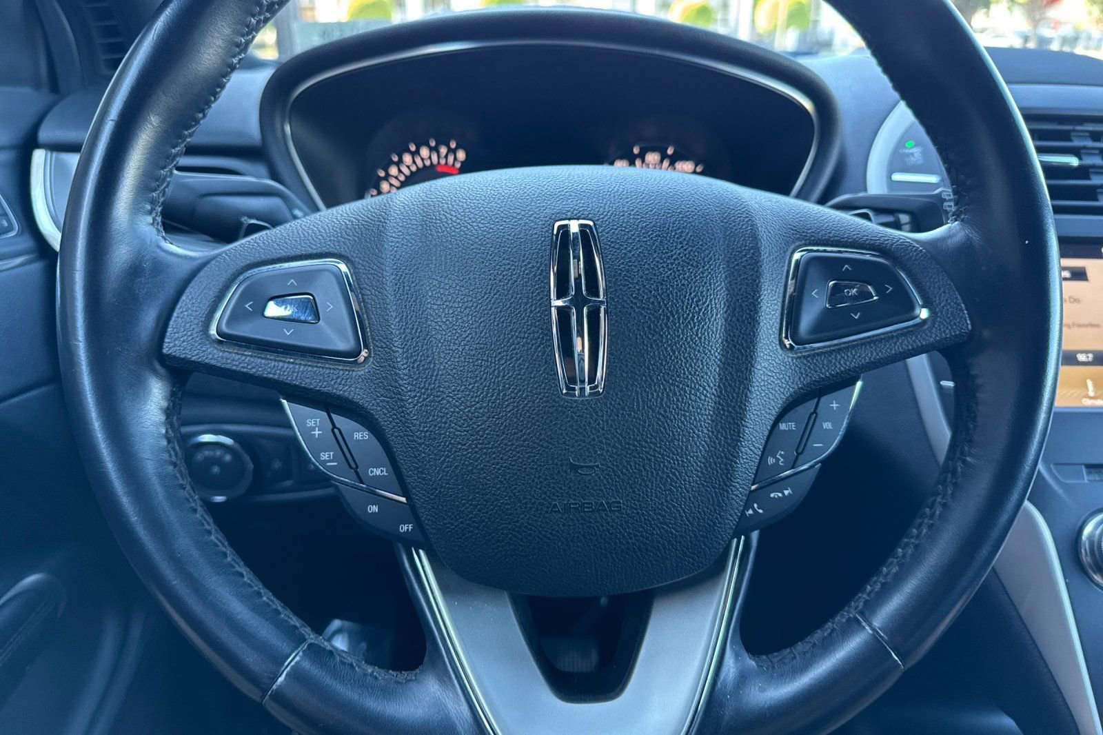 Used 2017 Lincoln MKC Select w/ Select Plus Package image 23