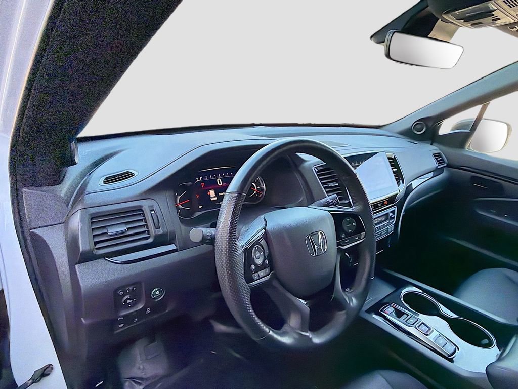 Used 2024 Honda Passport Black Edition image 9