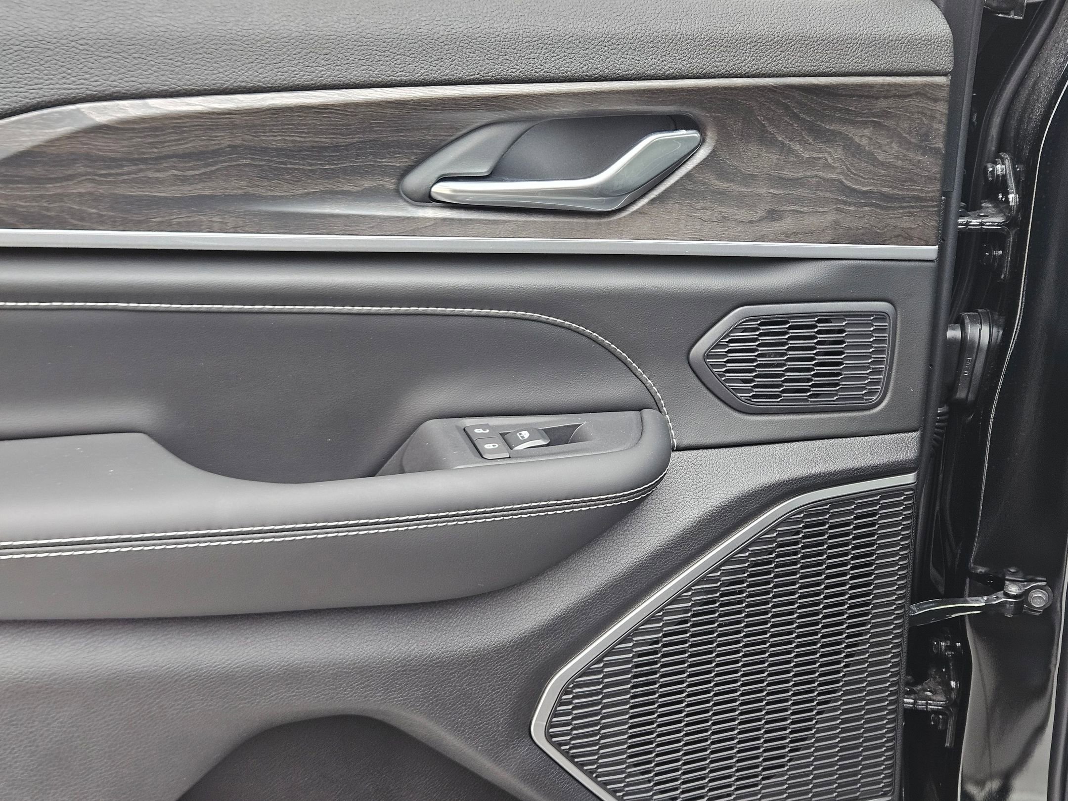 New 2026 Jeep Grand Cherokee Limited Reserve image 22