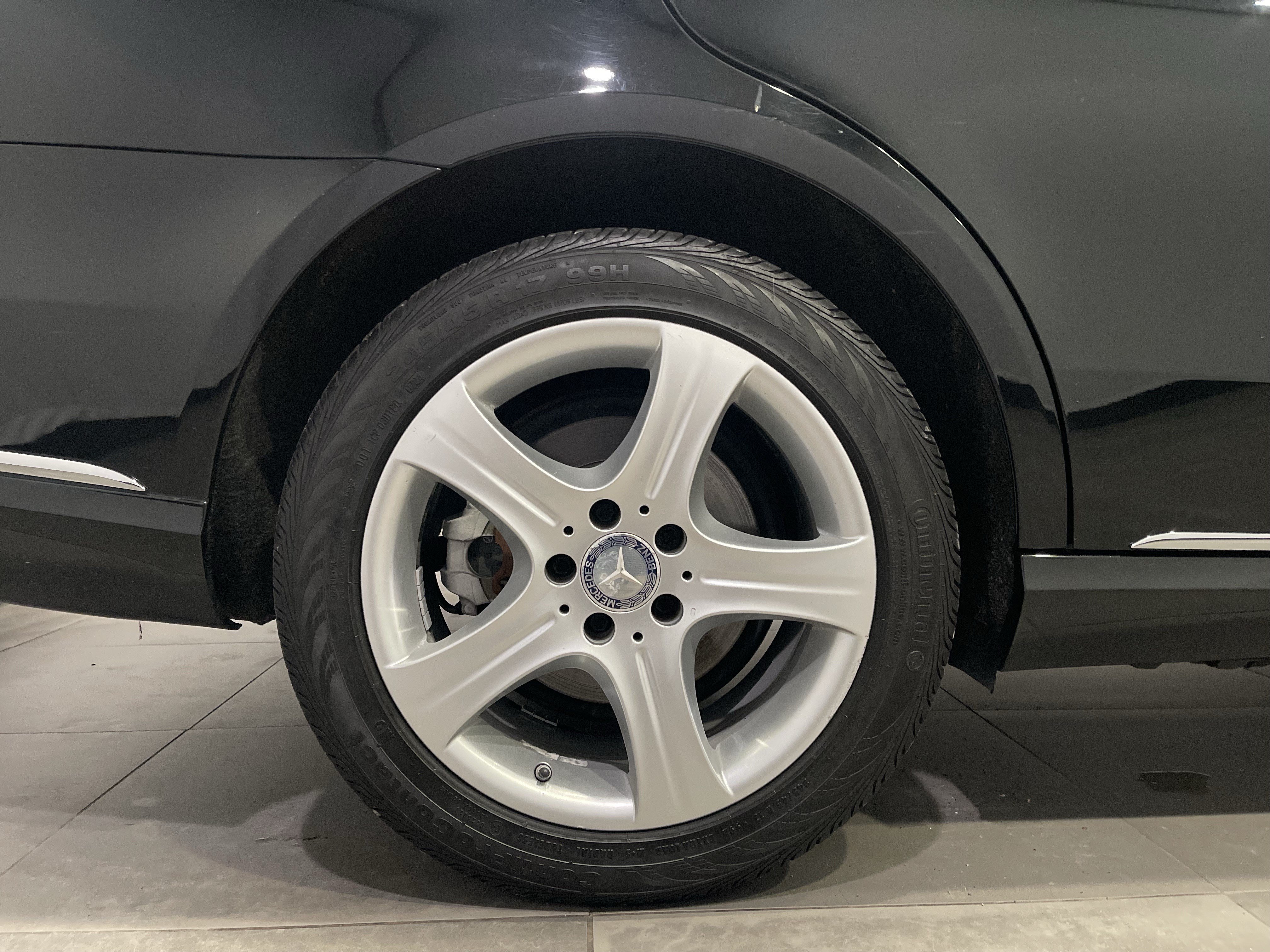 Used 2015 Mercedes-Benz E 350 4MATIC Sedan image 9