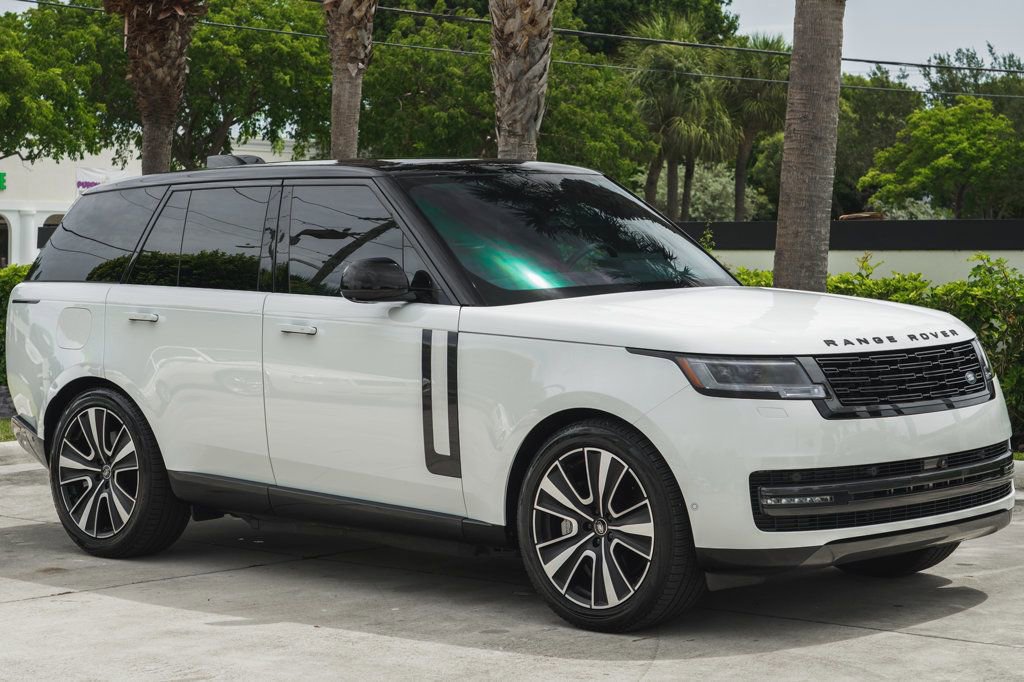 Used 2025 Land Rover Range Rover SE AWD/4WD image 10