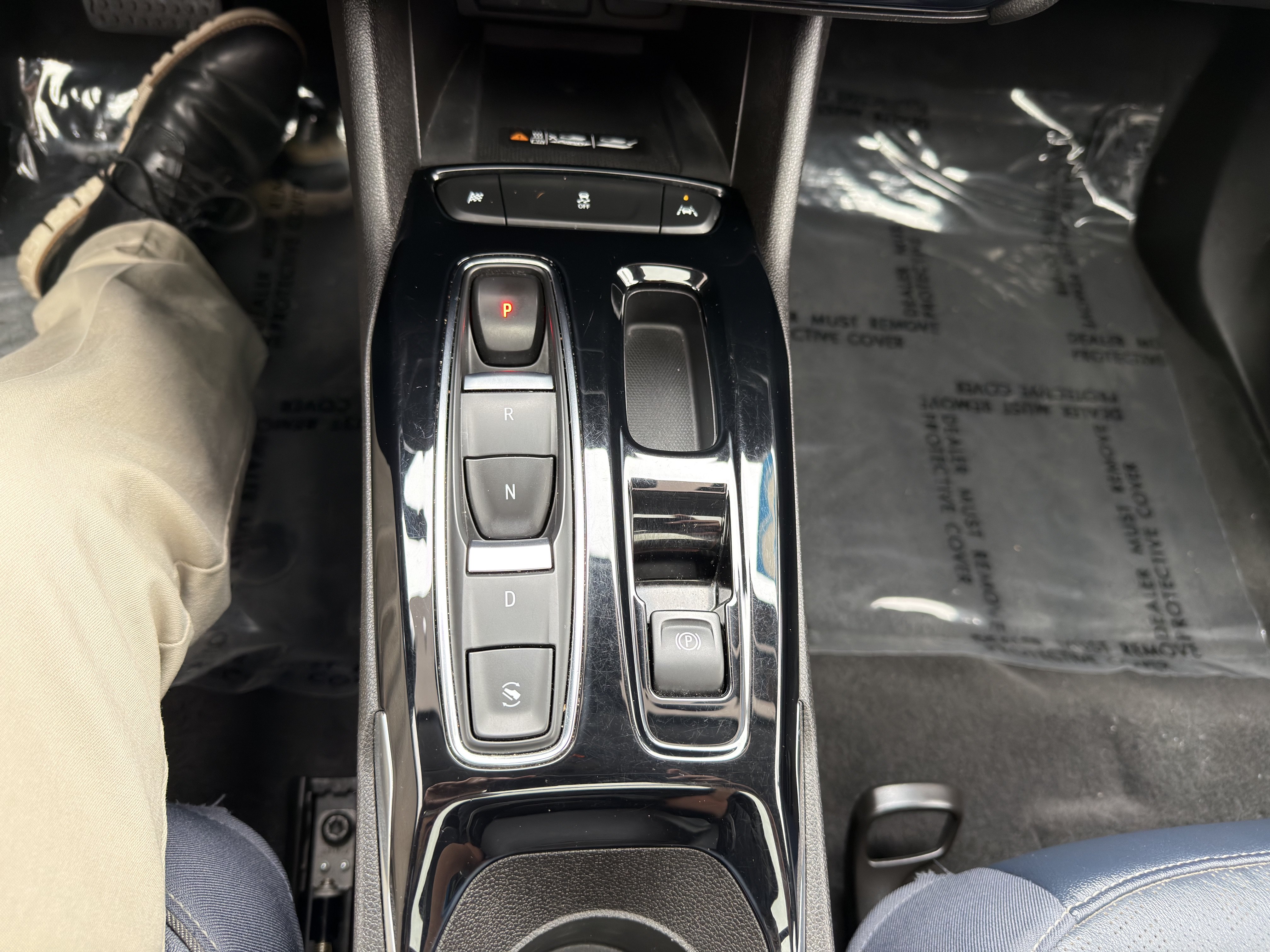 Used 2023 Chevrolet Bolt EUV Premier w/ Sun & Sound Package FWD image 31