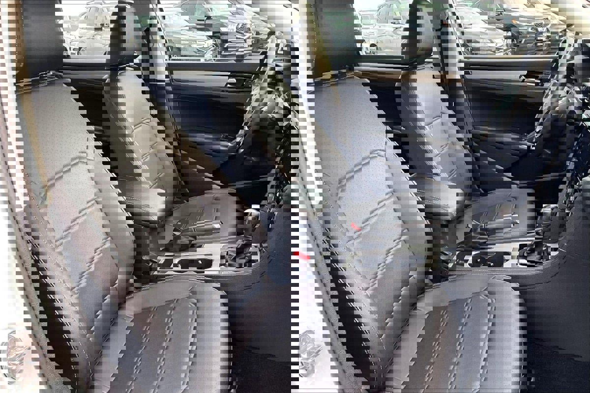 Used 2022 Volkswagen Passat 2.0T SE image 7