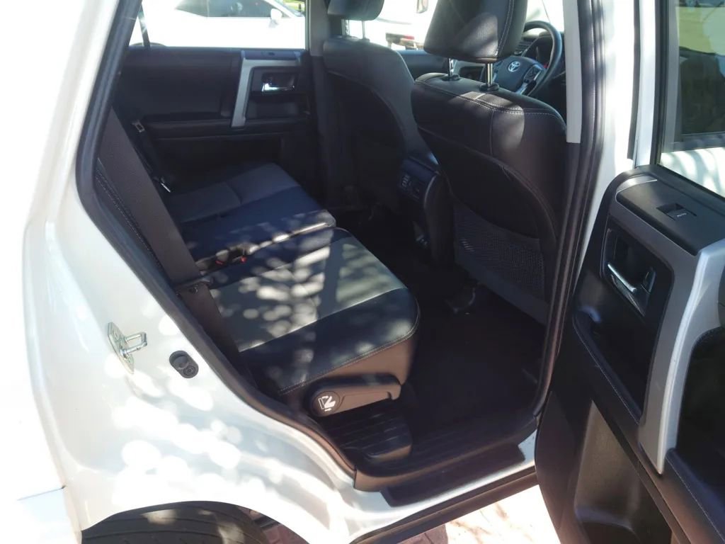 Used 2022 Toyota 4Runner SR5 Premium image 8