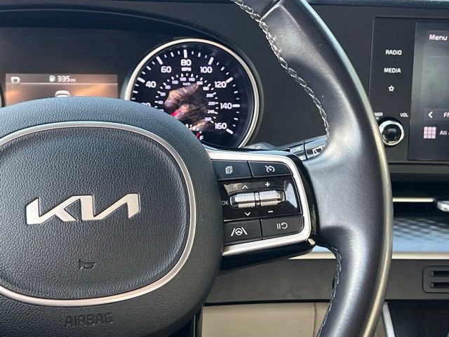 Certified 2024 Kia Carnival LX image 21
