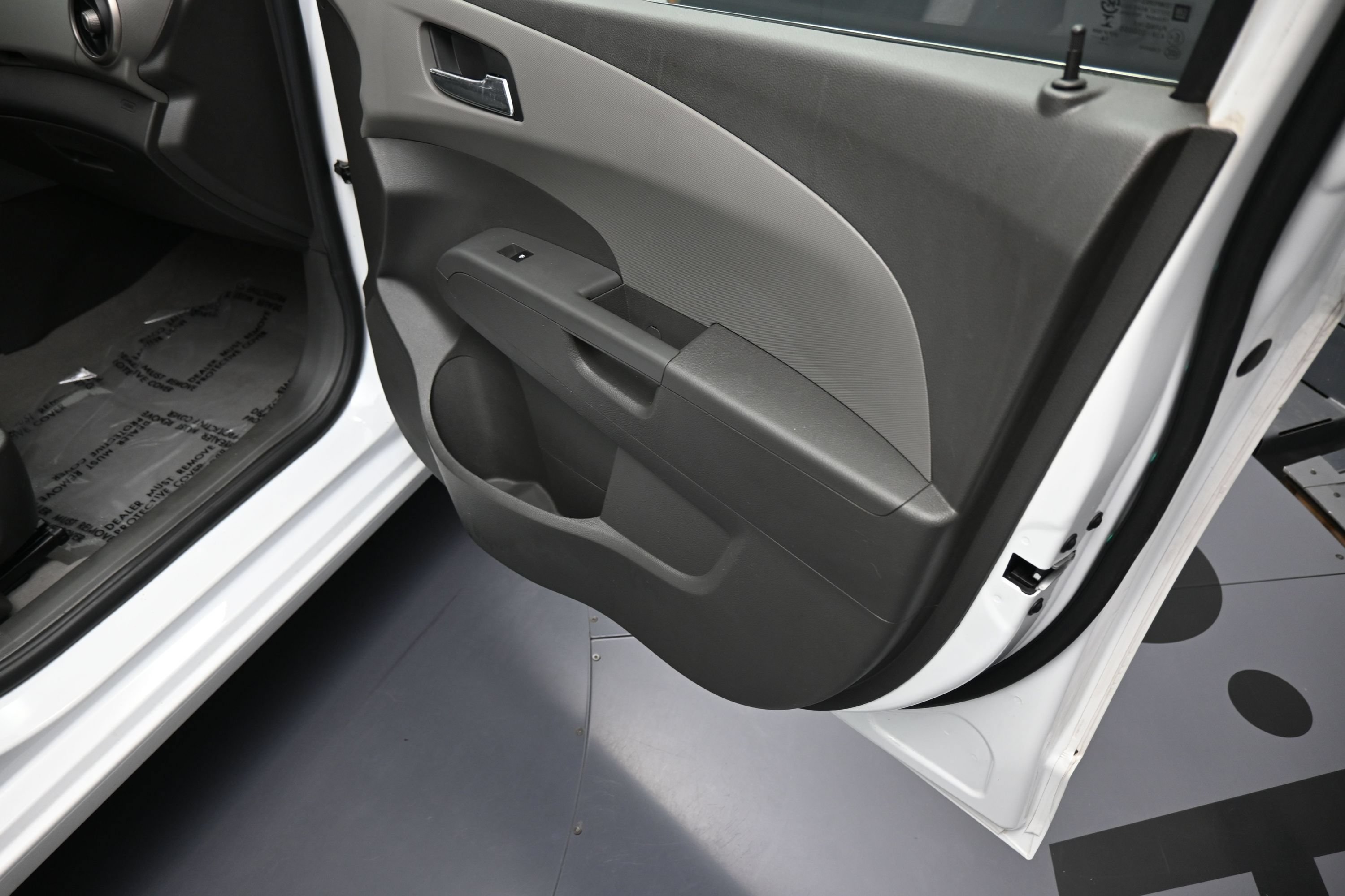 Used 2015 Chevrolet Sonic LTZ FWD image 21