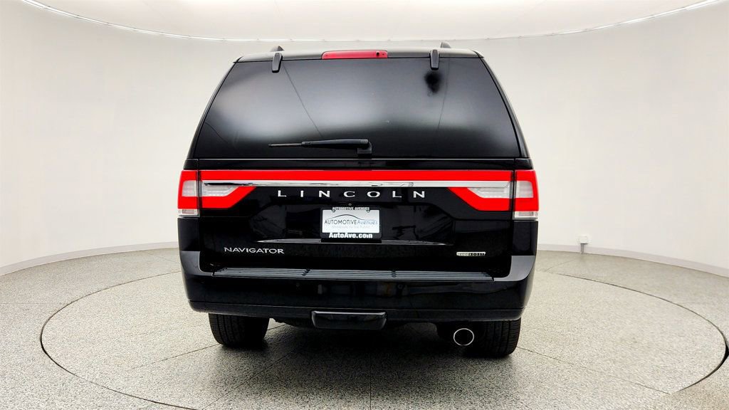 Used 2016 Lincoln Navigator Select AWD/4WD image 6