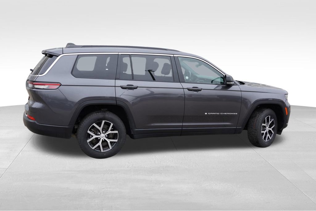 Certified 2024 Jeep Grand Cherokee L Limited w/ Luxury Tech Group II AWD/4WD image 4