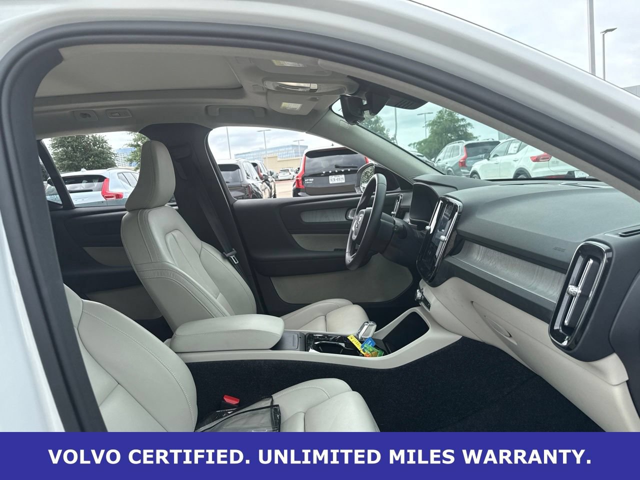Certified 2026 Volvo XC40 B5 Plus AWD/4WD image 9