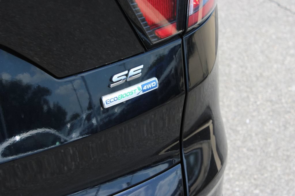 Used 2018 Ford Escape SE w/ SE Sync 3 Package AWD/4WD image 28