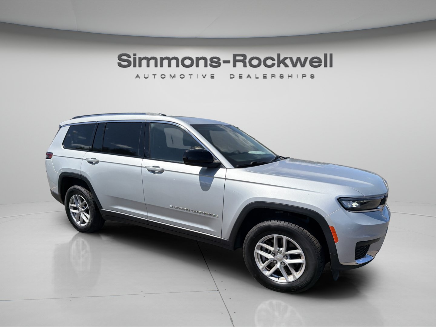Used 2023 Jeep Grand Cherokee L Laredo w/ Luxury Tech Group I AWD/4WD image 7