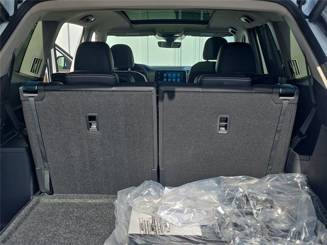 New 2026 Volkswagen Atlas SE FWD image 28