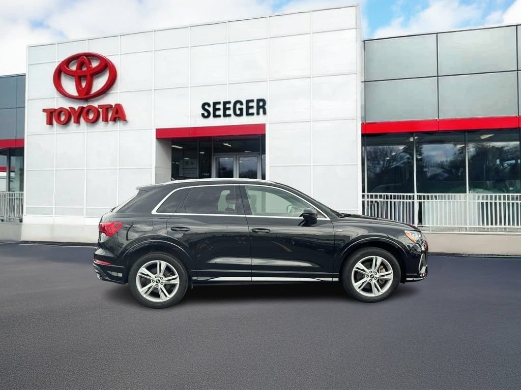 Used 2021 Audi Q3 2.0T Premium AWD/4WD image 2
