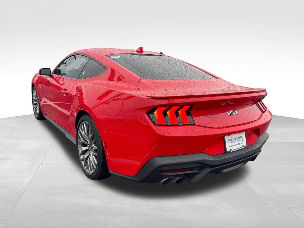 Used 2025 Ford Mustang GT Premium RWD image 3