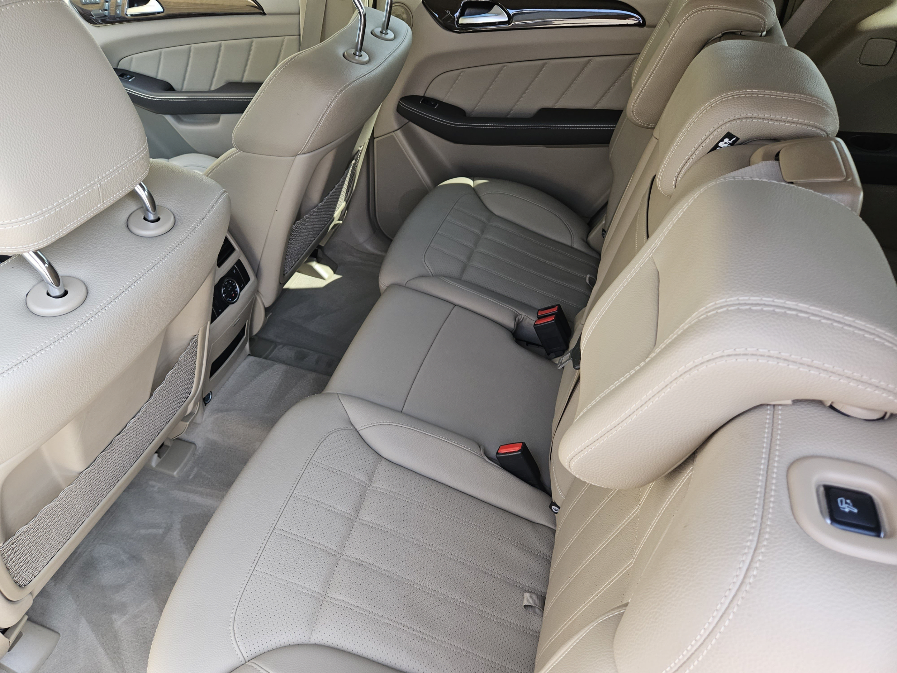 Used 2015 Mercedes-Benz GL 450 4MATIC image 25