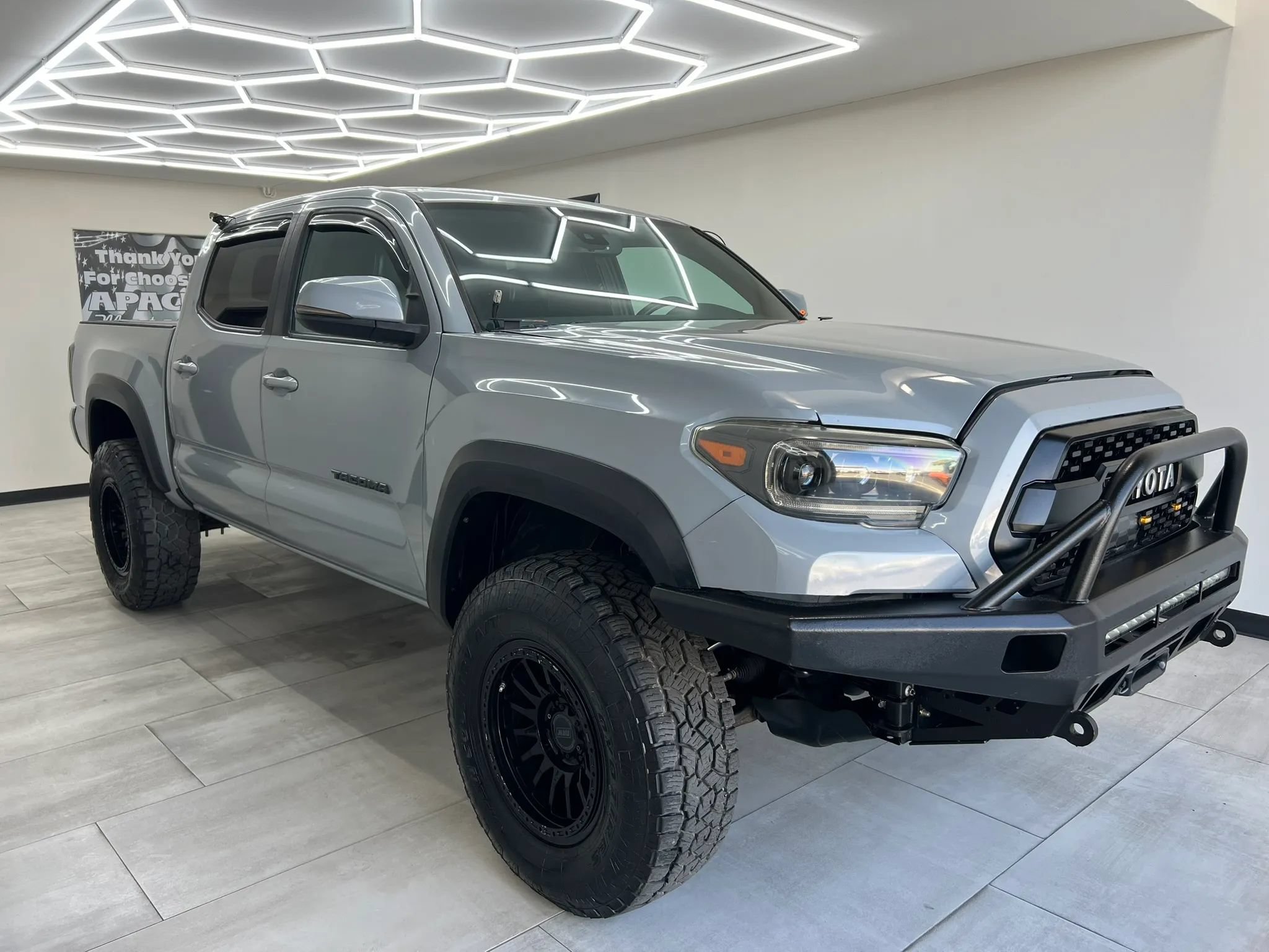 Used 2019 Toyota Tacoma TRD Off-Road AWD/4WD image 5
