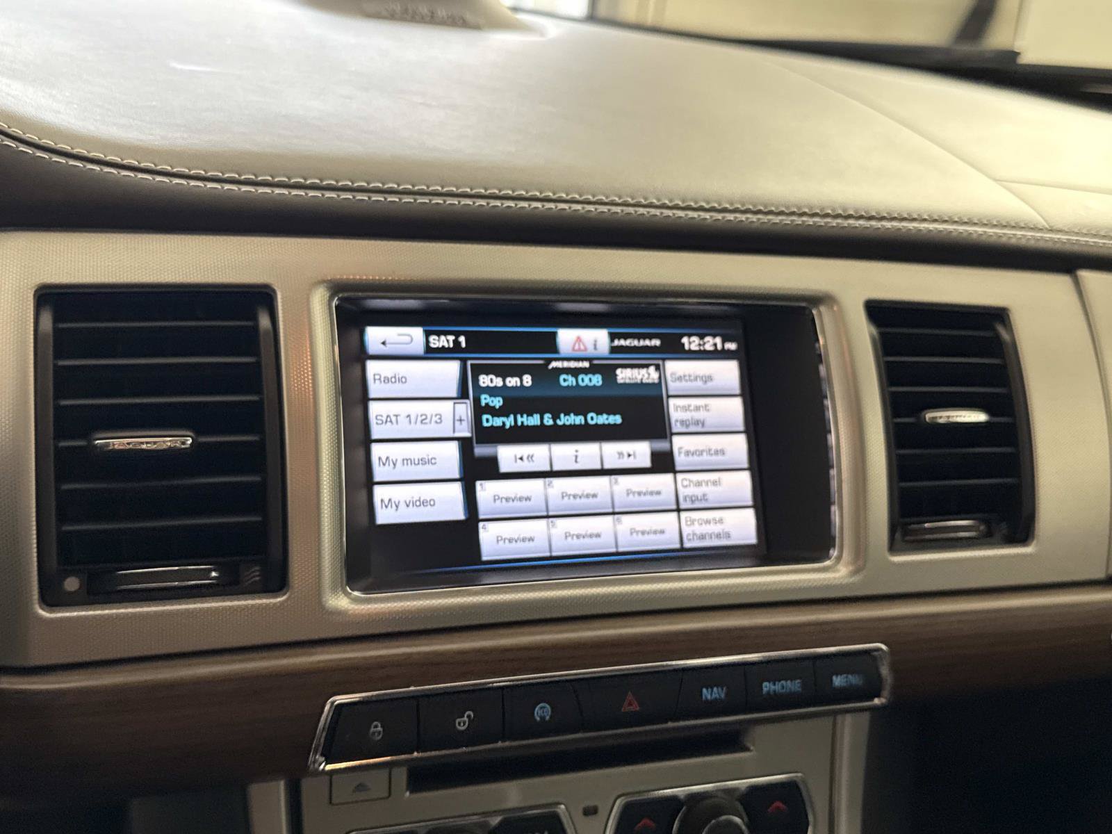 Used 2015 Jaguar XF Portfolio AWD/4WD image 21