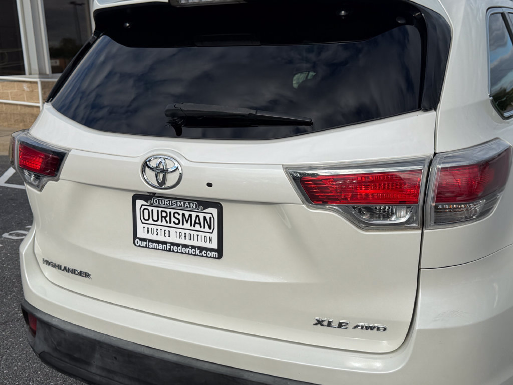 Used 2016 Toyota Highlander XLE AWD/4WD image 12