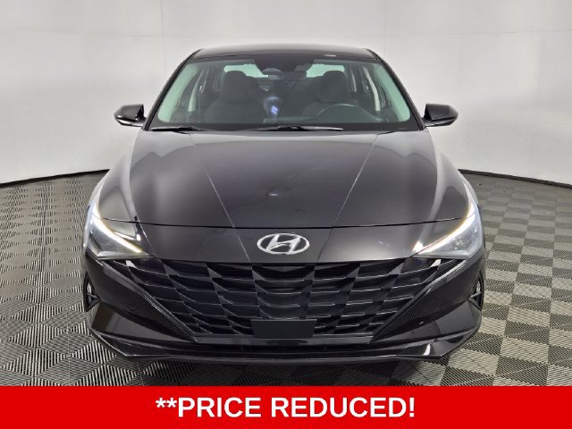 Used 2023 Hyundai Elantra SEL w/ Convenience Package FWD image 2