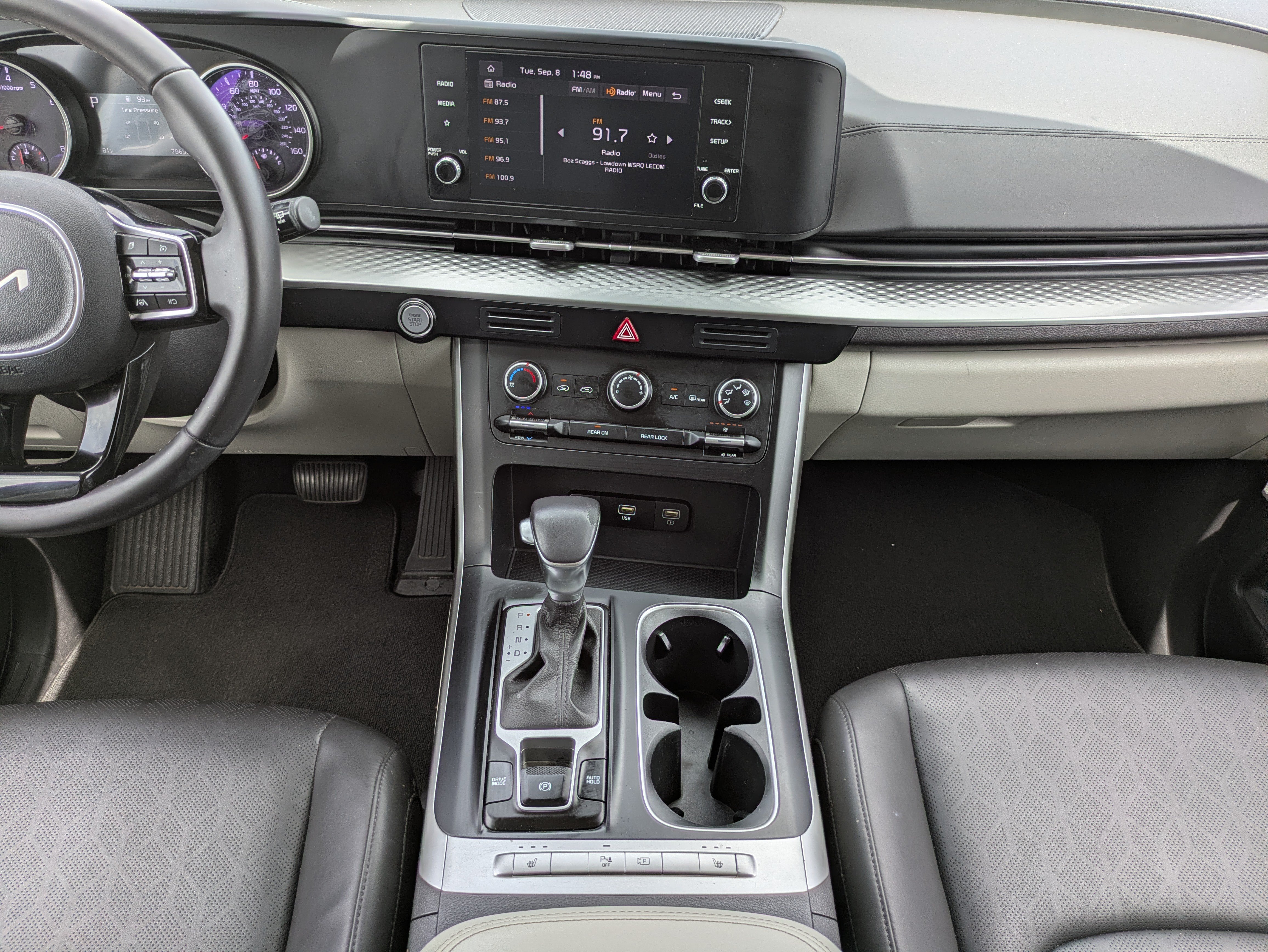 Certified 2024 Kia Carnival LX FWD image 33