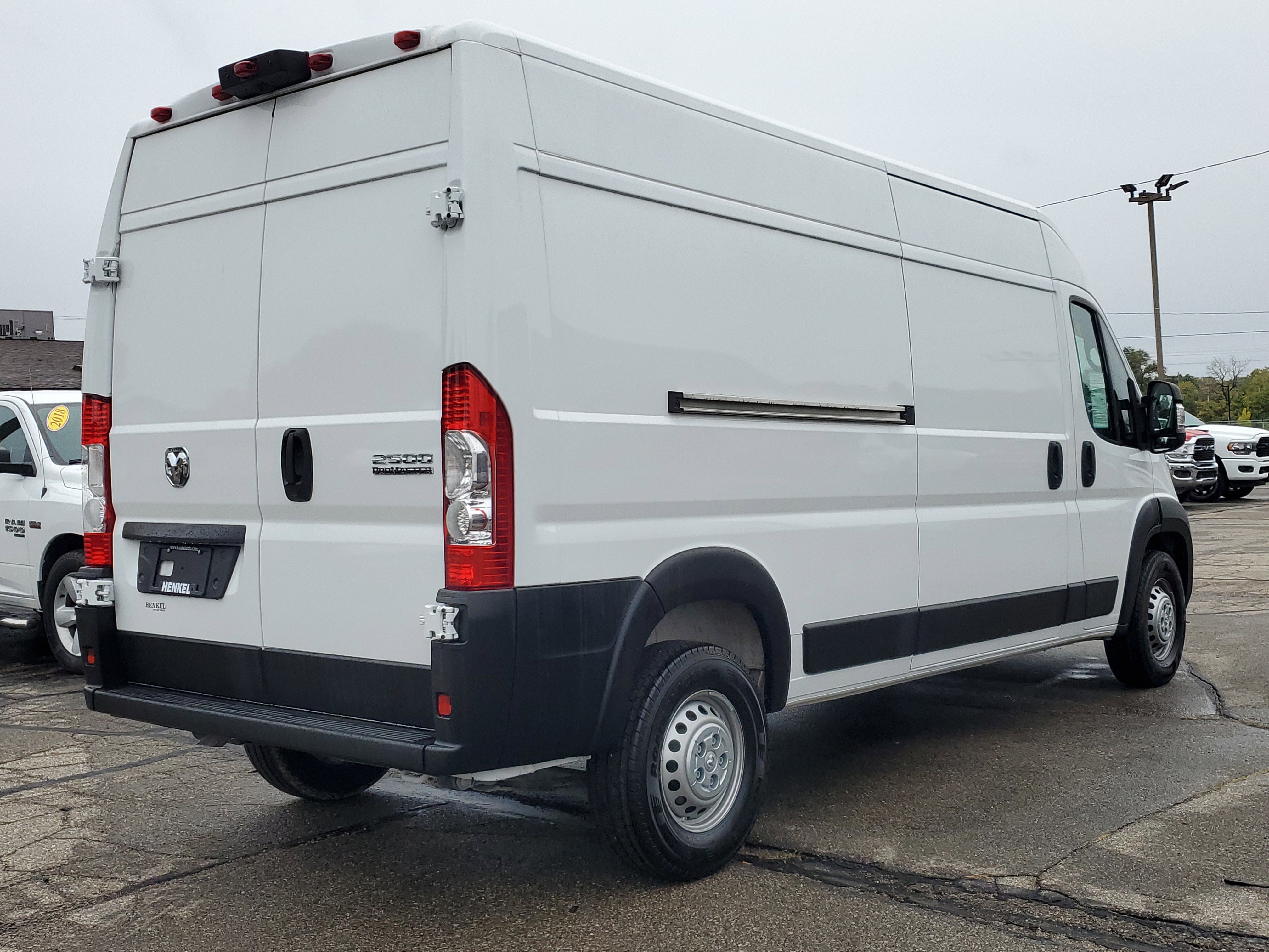 Used 2025 RAM ProMaster 2500 w/ Convenience Group image 4