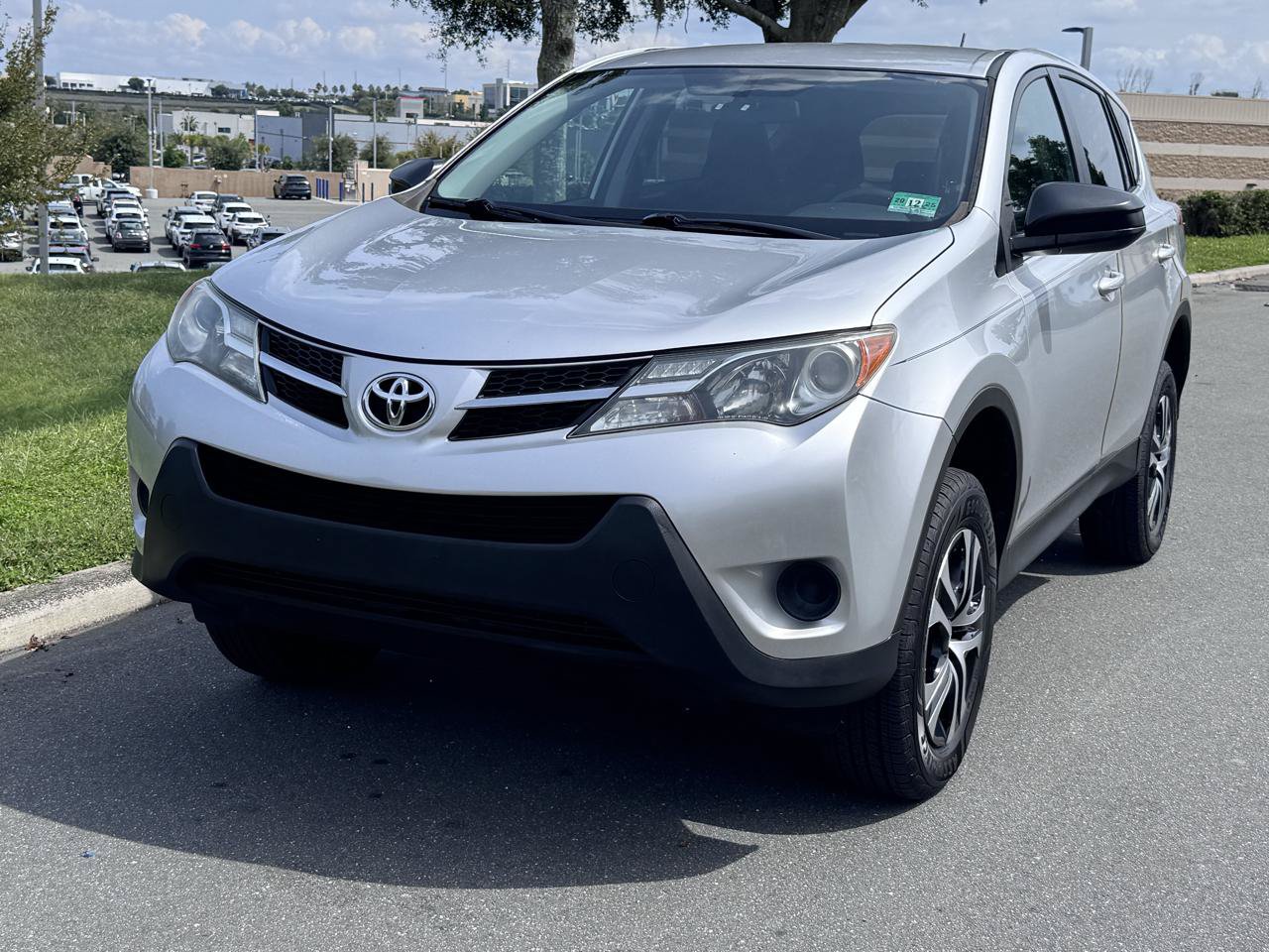 Used 2015 Toyota RAV4 LE AWD/4WD image 3