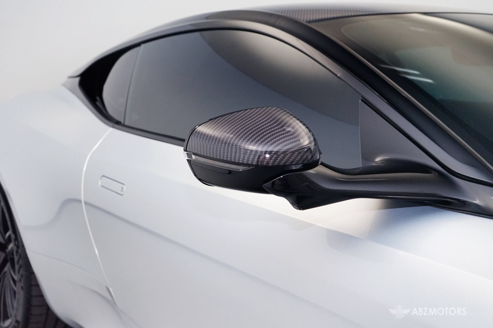 Used 2025 Aston Martin DB12 Coupe RWD image 12