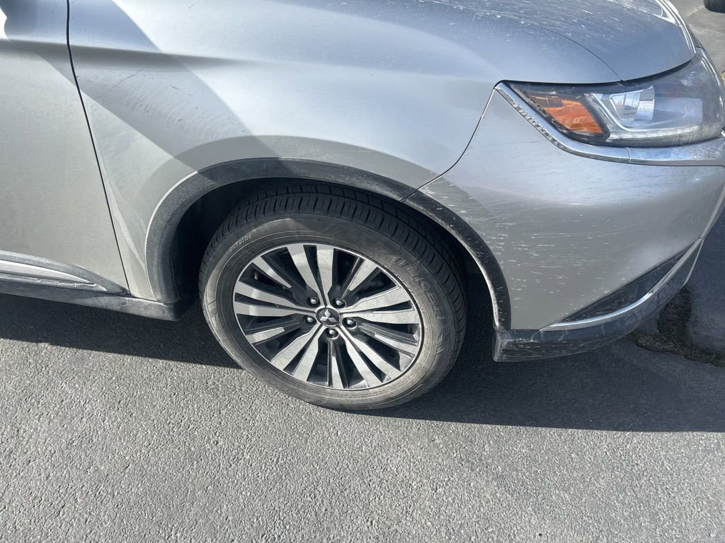 Used 2020 Mitsubishi Outlander SE image 12