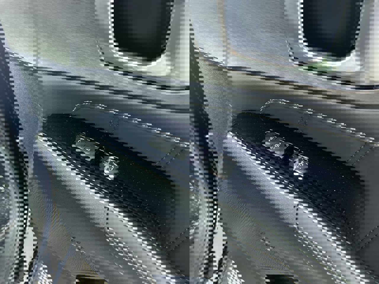 Certified 2025 Kia Sorento SX Prestige image 32