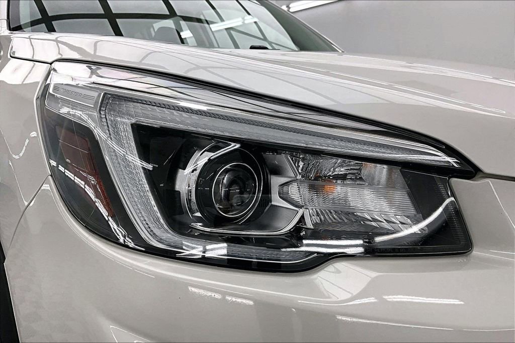 Used 2019 Subaru Forester Limited w/ Popular Package #3 image 29