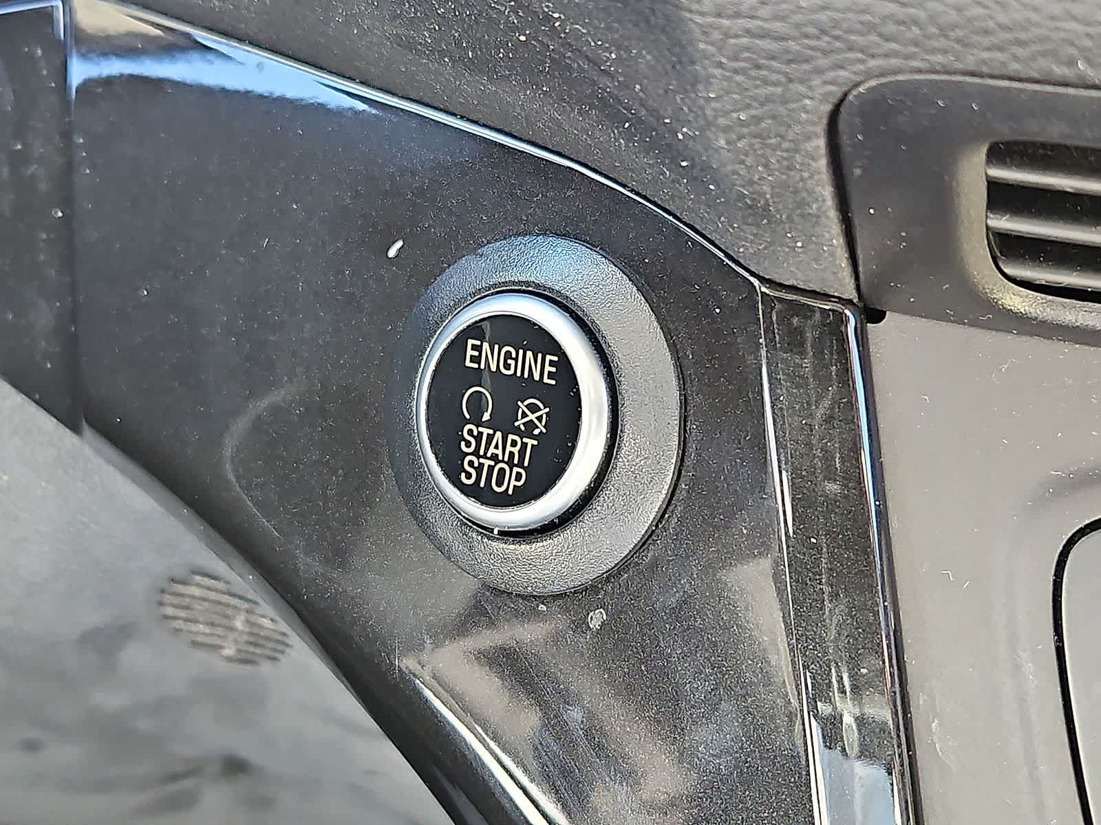 Used 2019 Ford Escape SEL FWD image 22