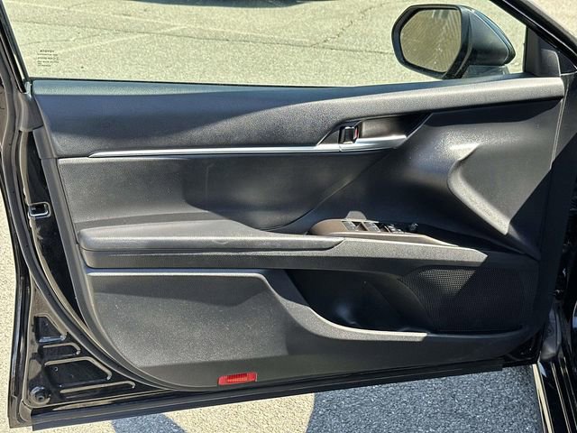 Used 2023 Toyota Camry SE image 12