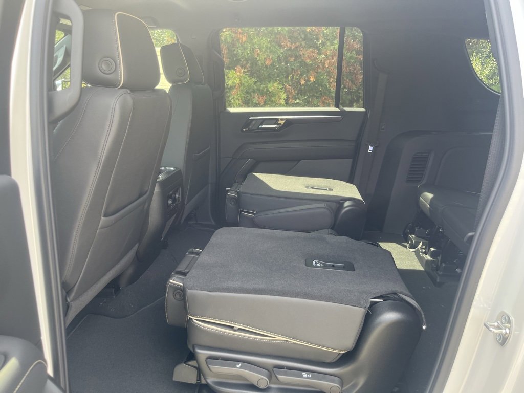 New 2025 Chevrolet Suburban Premier image 31