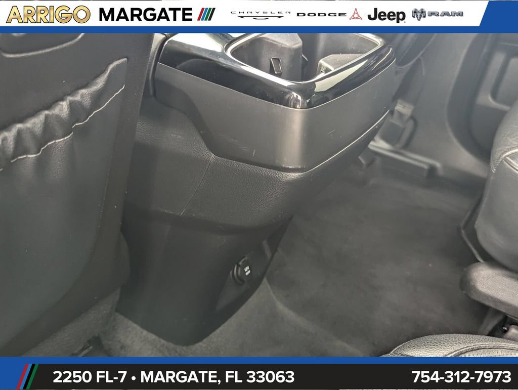Used 2022 Kia Telluride SX w/ Towing Package FWD image 26