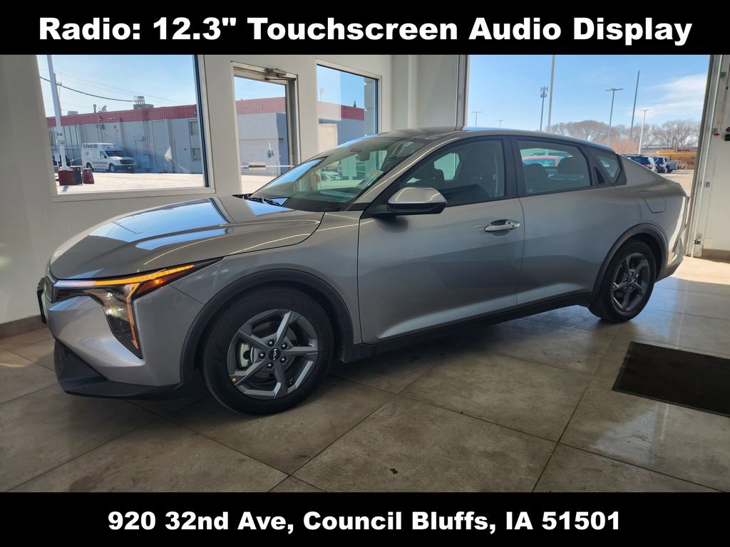 Used 2025 Kia K4 LXS FWD image 5