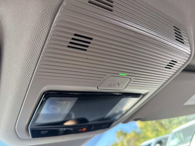 Used 2025 Volkswagen Atlas SE image 44