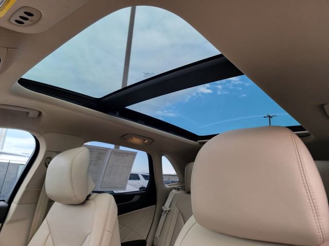 Used 2017 Lincoln MKC Reserve image 4