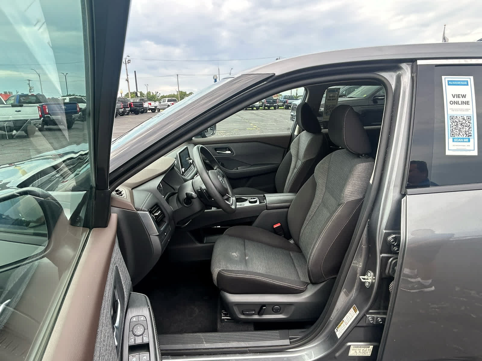 Used 2021 Nissan Rogue SV AWD/4WD image 14