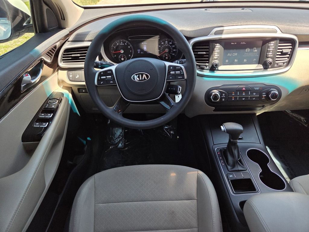 Used 2020 Kia Sorento LX image 22